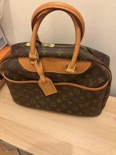Authentic louis vuitton - louis,