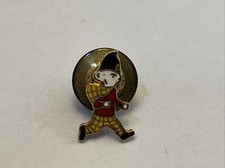 RUPERT BEAR SMAL LITTLE OLD VINTAGE ENAMEL PIN BADGE HAS POLICE OFFICER HAT ON