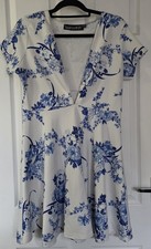 Boohoo Night White Blue Crane Floral Deep V Neck Short Sleeved Dress Size 16