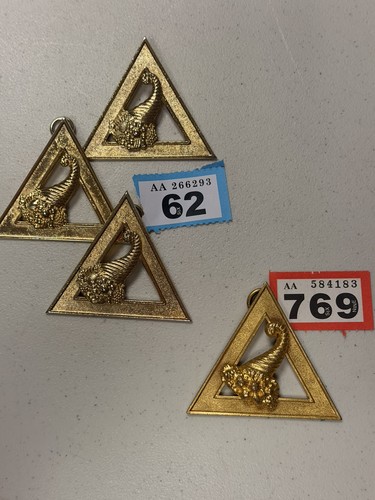 Masonic royal arch officer - arch,