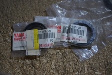 YAMAHA  TZ250 TZ350 XJ550 XZ550  FRONT FORK OIL SEALS 4G0-23145-00 GENUINE