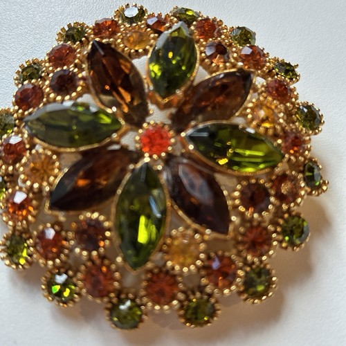 Large sphinx brooch - large,