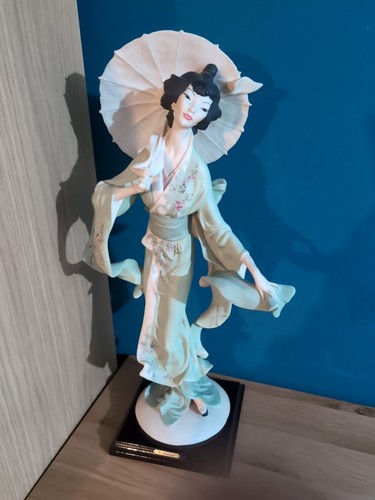 Armani oriental figurine - g.,