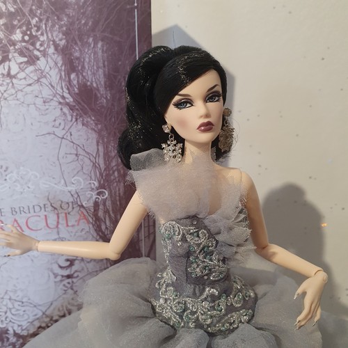 2021 jhd brides dracula - brides, of