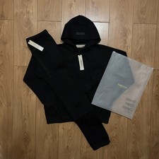 Black Essentials SS22 Stretch