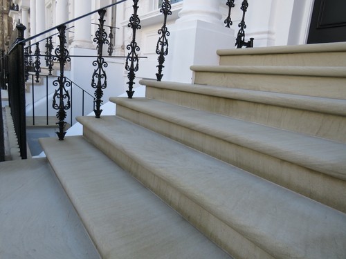 Sawn step treads with - sawn, bullnose
