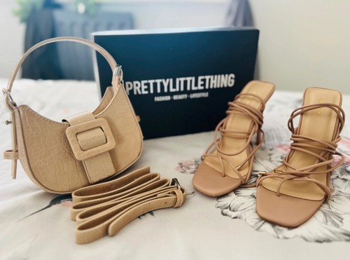 Ladies nude plt pretty little - ladies,