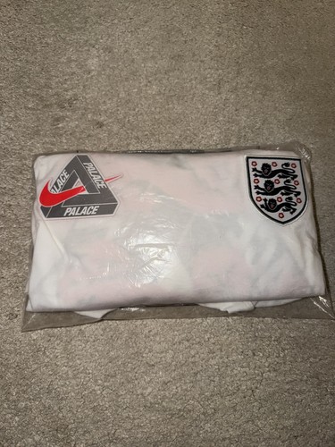 Palace nike england - x,