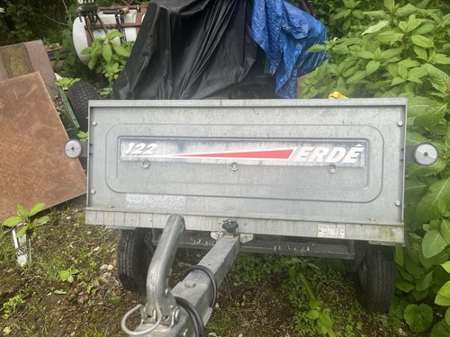 Erde tip trailer - erde,