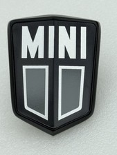 CZH4378 - CLASSIC MINI FRONT BADGE BMC MINI MKIII MG ROVER OEM CONCOURS QUALITY