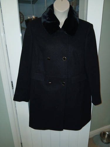 Dorothy perkins faux fur - a,