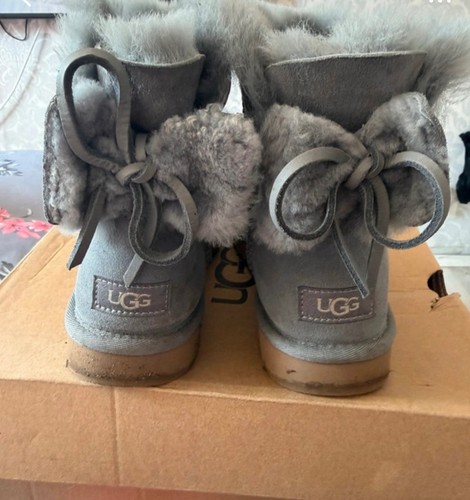 Bailey bow mini ugg size - bow,
