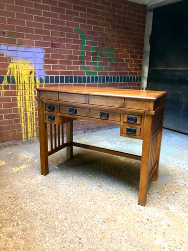 Beautiful solid oak - solid, writing