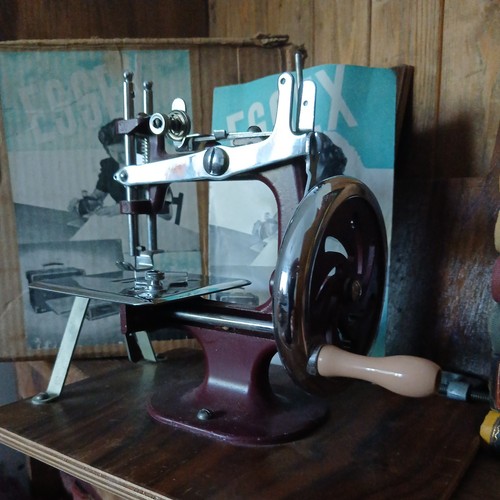 Essex vintage mini sewing - essex,