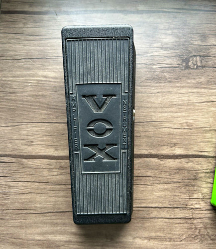 Vox v845 analogue - vox, wah