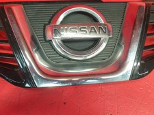 NISSAN QASHQAI FRONT GRILL