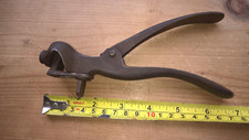VINTAGE SAW SET PLIERS