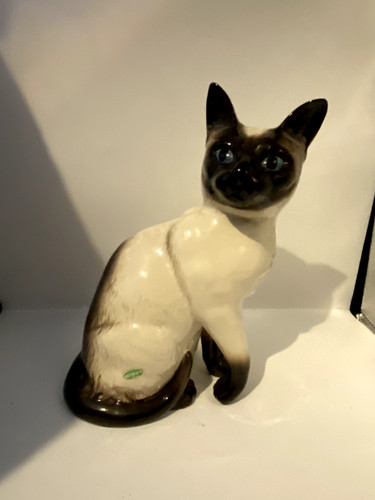 Tall glossy ceramic beswick - glossy,