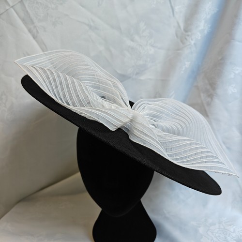 Black white bow 40cm - black, brim