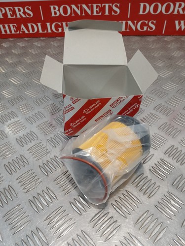 New genuine toyota auris 8l - new,