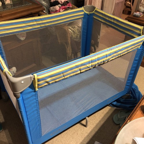 Graco travel cot - travel, pen