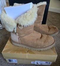UGG mini Bailey button chestnut boots , UK size 8.5 (Hole In 1 Shoe)