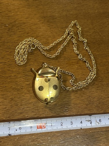 Gold tone carvel - gold, ladybird