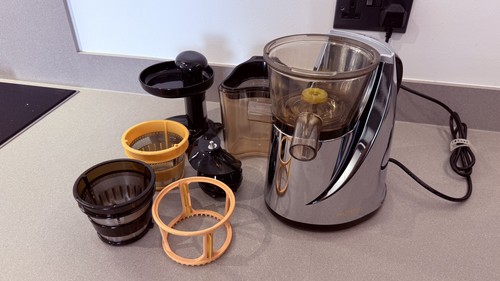 Hurom slow juicer - juicer, premium