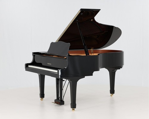 Yamaha grand piano c2002 - piano,