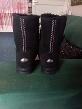 EMU sheepskin boots size UK8