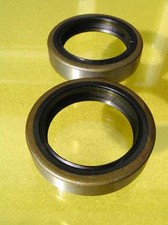 2 FORK OIL SEALS NORTON 750