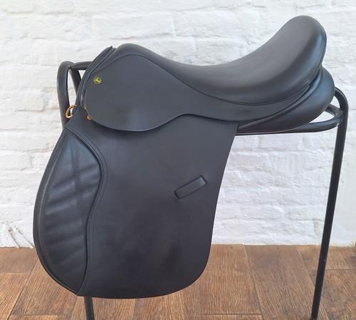 Ideal black highland - 17", h&c