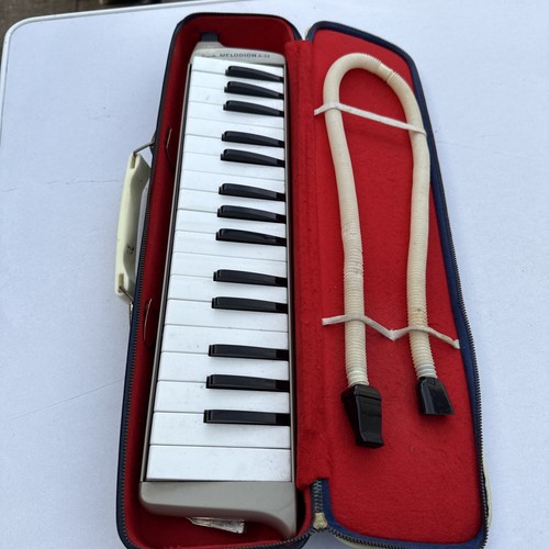 Vintage suzuki melodion 32 - suzuki,