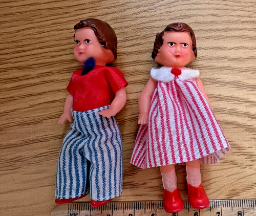 Two vintage rubber ari - vintage, dolls