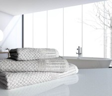 Hotel Quality Extra Large Waffle Bath Sheet – 100cm x 170cm – 480gsm – Used