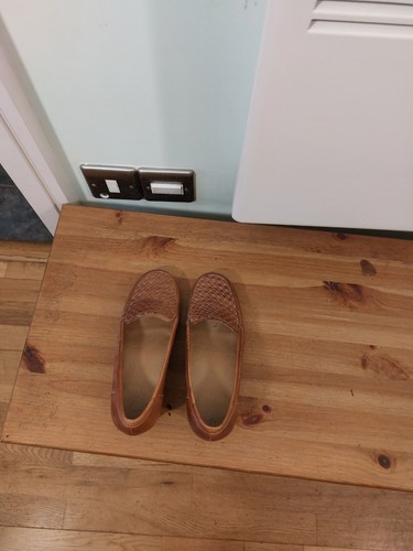 Ladies shoes