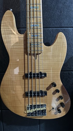 Marcus miller sire - marcus,