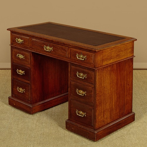 Antique small oak pedestal - antique,