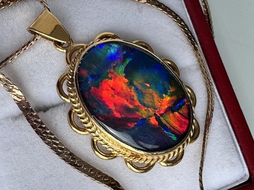 Large black opal - large, 9ct