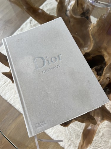 Dior catwalk hardcover coffee - hardcover,