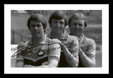 Bobby Moore & Geoff Hurst & Martin Peter & West Ham Signed & Framed Photo