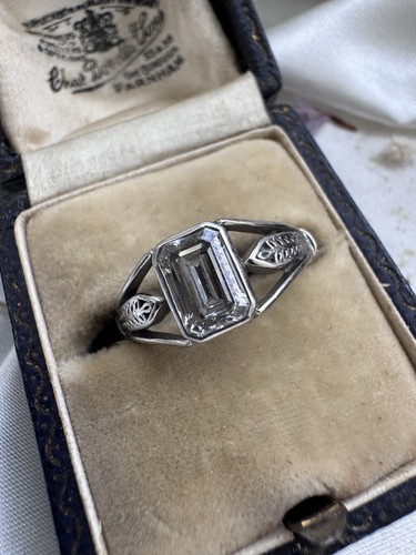 Art deco style platinum - style,