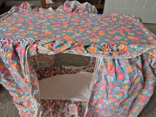 Retro toy four poster - four,