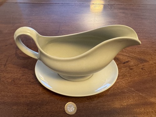 Spode flemish green gravy boat - green,