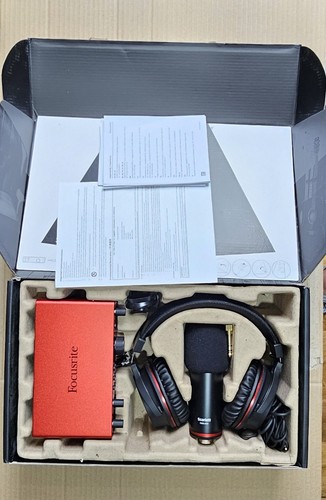 Focusrite scarlett 2i2 studio - scarlett,