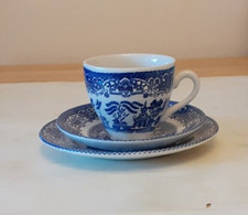 Vintage "Old Willow" Pattern