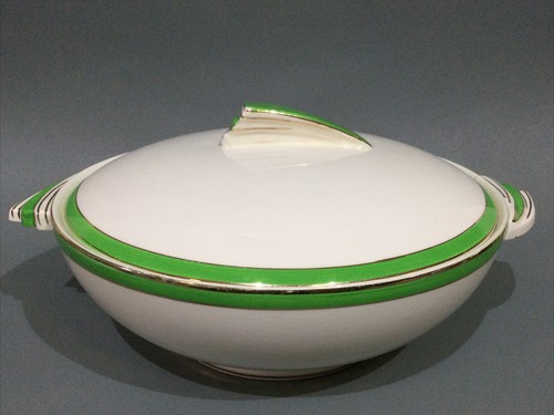 Wedgwood art deco covered - &,
