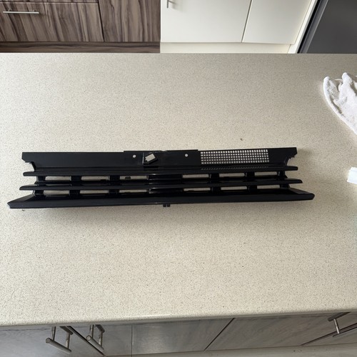 Badged grill grille - de,