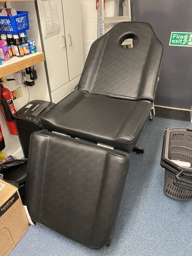 Therapist beauty reclining - therapist,