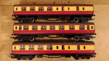 Rake of 3 Hornby OO Gauge BR